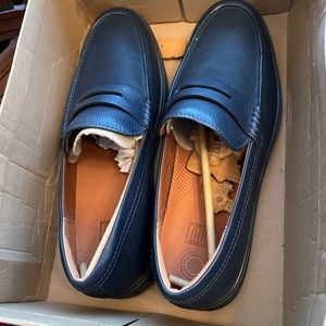 Mens navy leather Fitflop Size 12. Bought wrong size. Sacrifice @ $45 Paid $140